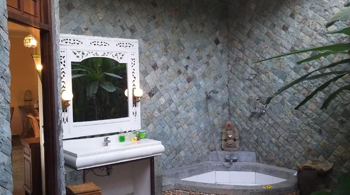 Rambutan Hotel Lovina  Luaran gambar